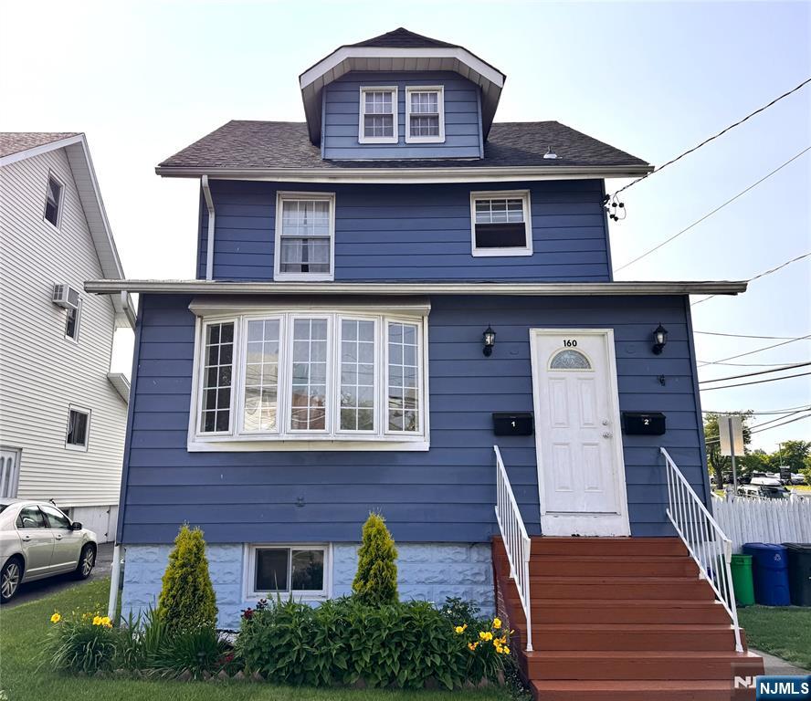 160 Delafield Ave 2, Lyndhurst, New Jersey - 2 Bedrooms  
1 Bathrooms  
5 Rooms - 