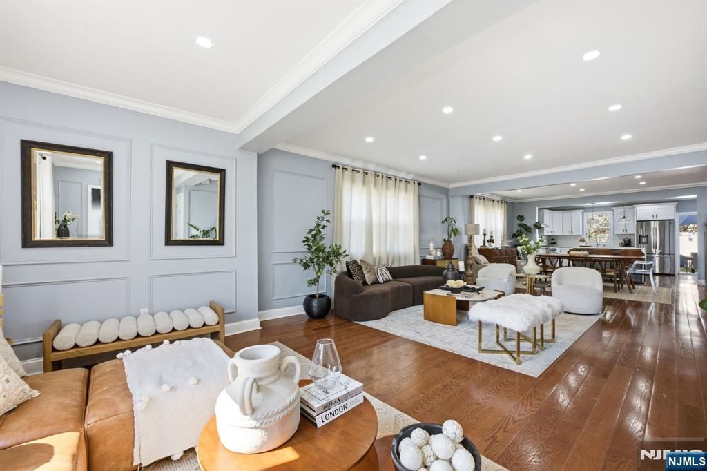 Photo of 301 Roosevelt Avenue, Hasbrouck Heights, NJ 07604 (MLS # 26013187)