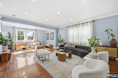 Photo of 301 Roosevelt Avenue, Hasbrouck Heights, NJ 07604 (MLS # 26013187)