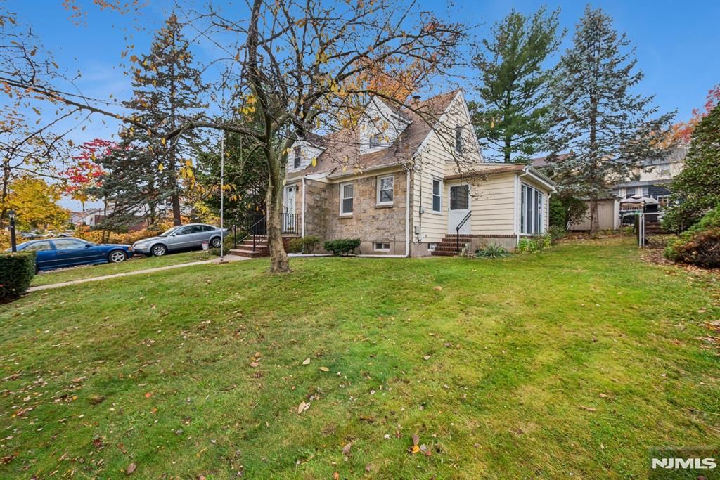 Photo of 90 Ardmore Avenue, Clifton, NJ 07014 (MLS # 25039744)