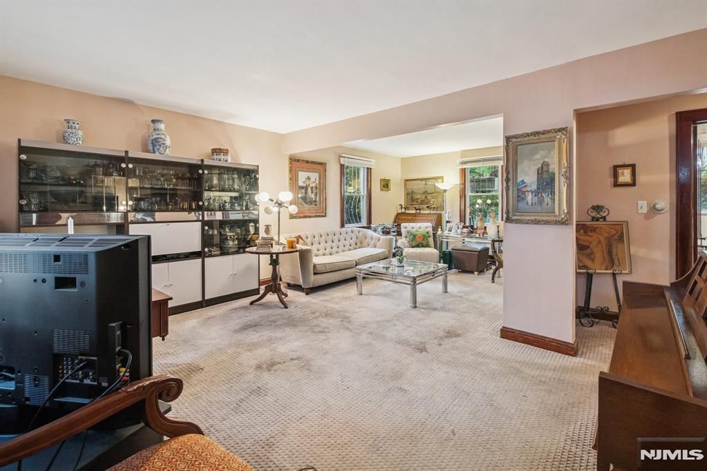 Photo of 90 Ardmore Avenue, Clifton, NJ 07014 (MLS # 25039744)