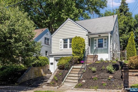 Photo of 50 Ridge Avenue, Bloomfield, NJ 07003 (MLS # 26021545)