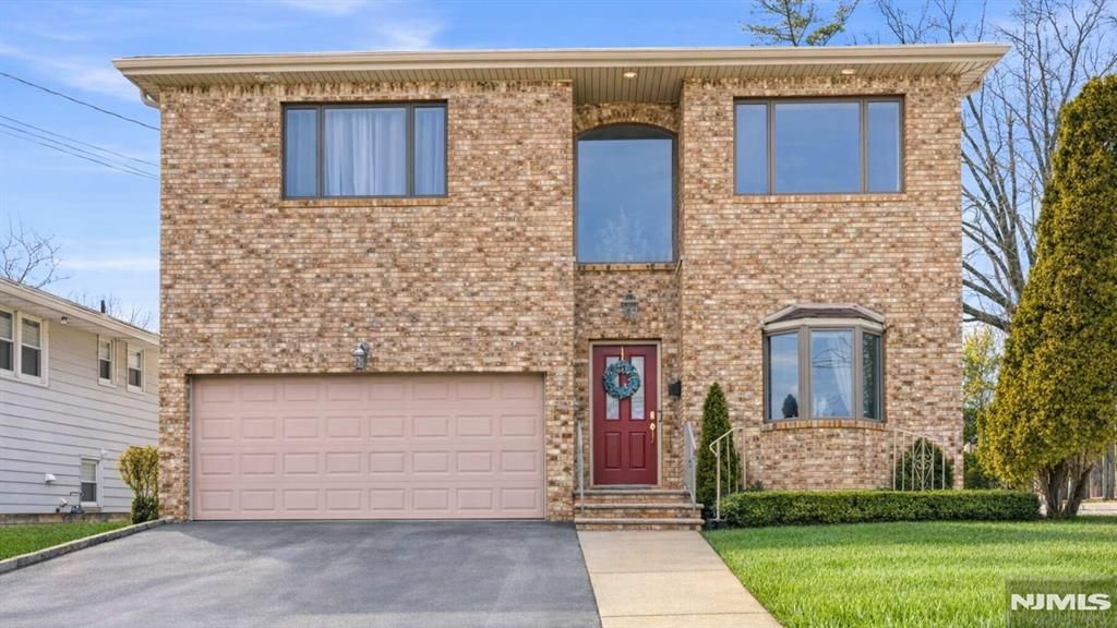 Photo of 270 Baldwin Avenue, Hasbrouck Heights, NJ 07604 (MLS # 26007281)