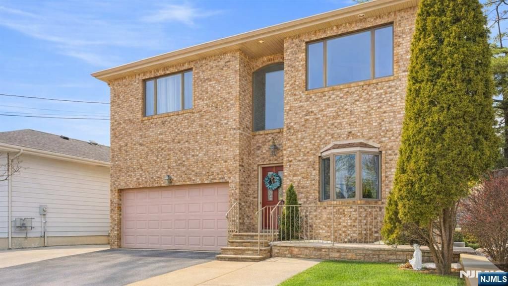 Photo of 270 Baldwin Avenue, Hasbrouck Heights, NJ 07604 (MLS # 26007281)