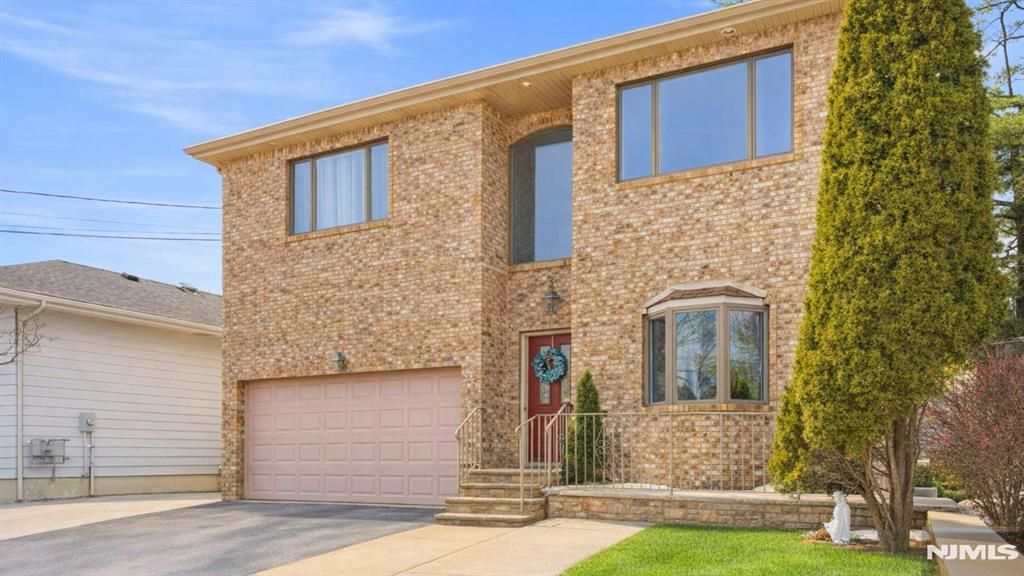 Photo of 270 Baldwin Avenue, Hasbrouck Heights, NJ 07604 (MLS # 26007281)