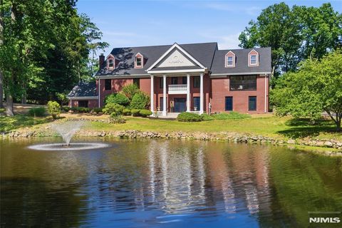 Photo of 60 Brookside Drive, Upper Saddle River, NJ 07458 (MLS # 26008223)