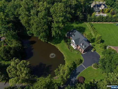 Photo of 60 Brookside Drive, Upper Saddle River, NJ 07458 (MLS # 26008223)