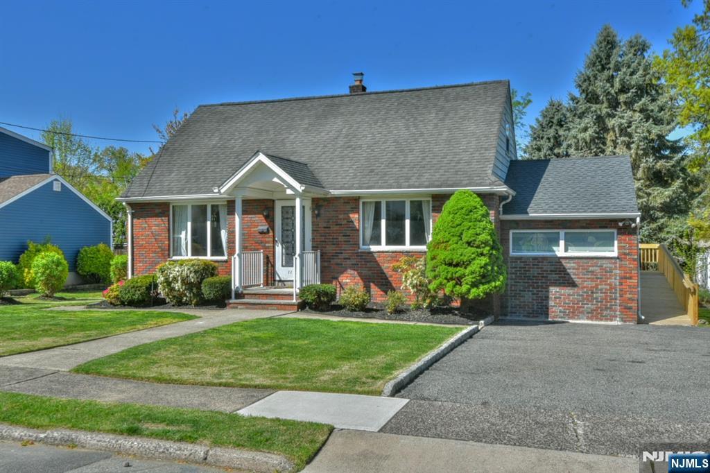 Property for Sale at 1106 Marshall Road, Fair Lawn, New Jersey - Bedrooms: 4 
Bathrooms: 3 
Rooms: 7  - $699,999