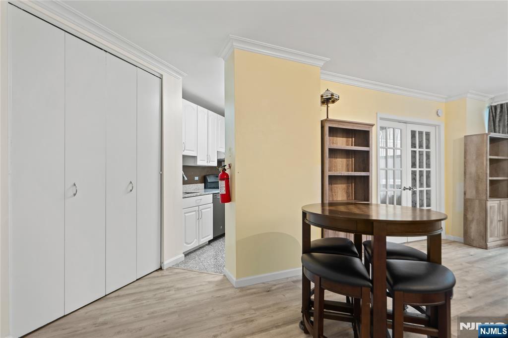 7004 Boulevard East 6A