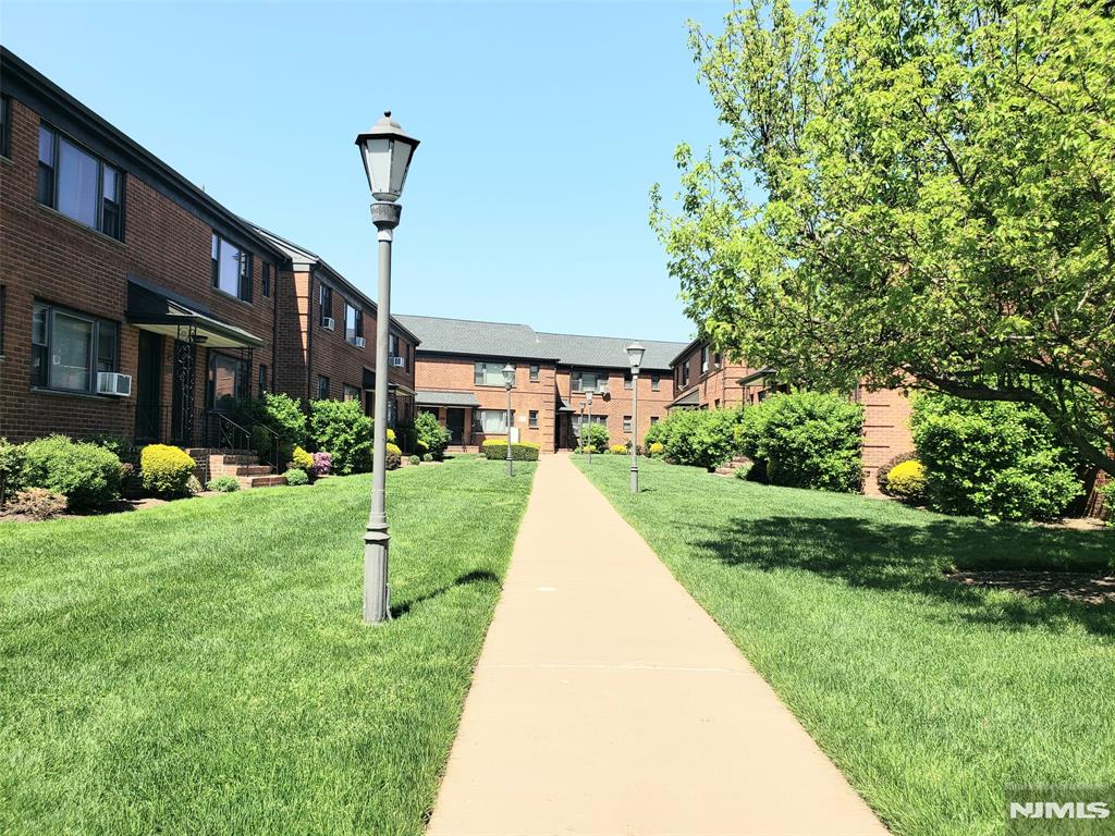 Property for Sale at 2161 N Central Road B, Fort Lee, New Jersey - Bedrooms: 1 
Bathrooms: 1  - $369,500