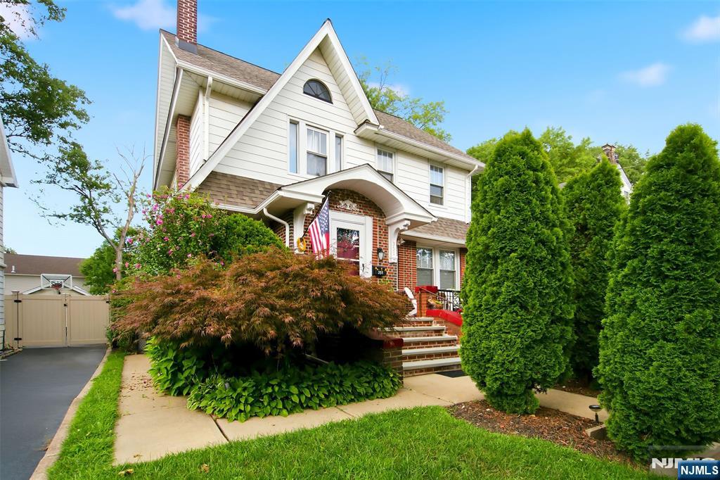 351 W Griggs Avenue