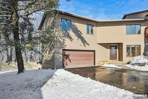 39 Cedarwood Woodland Park NJ 07424