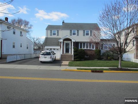 Photo of 80 Carlton Ave #2nd fl, East Rutherford, NJ 07073 (MLS # 26005371)