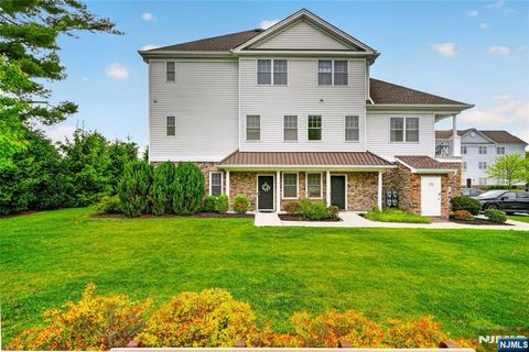 Photo of 58 Elston Court, Wanaque, NJ 07420 (MLS # 26015245)