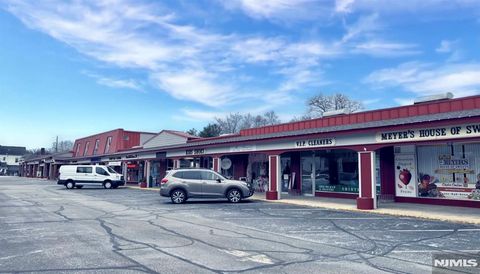 Photo of 637 WYCKOFF Avenue #Office 7, Wyckoff, NJ 07481 (MLS # 25042606)