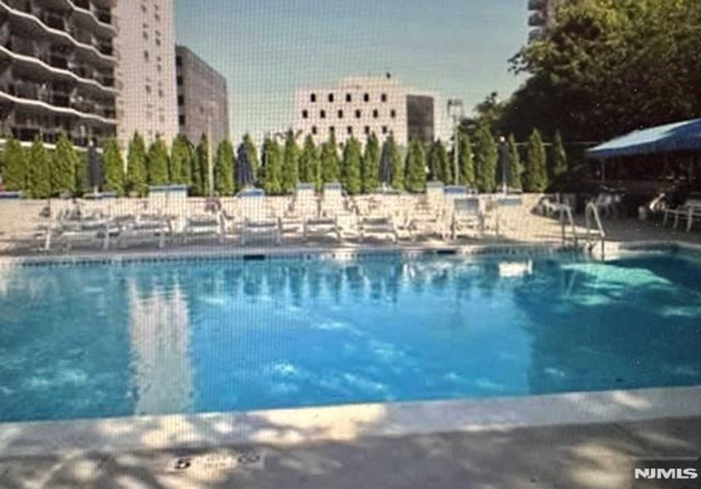 Photo of 2077 Center Avenue #22H, Fort Lee, NJ 07024 (MLS # 26009935)