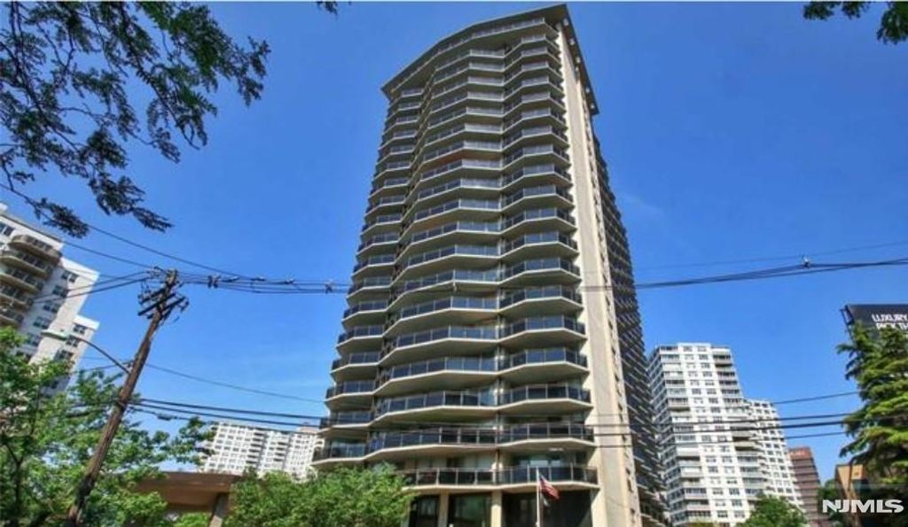 Photo of 2077 Center Avenue #22H, Fort Lee, NJ 07024 (MLS # 26009935)