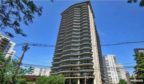 Photo of 2077 Center Avenue #22H, Fort Lee, NJ 07024 (MLS # 26009935)