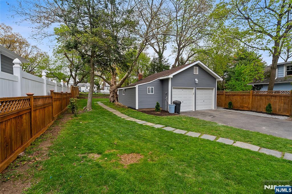 6 Dawes Avenue