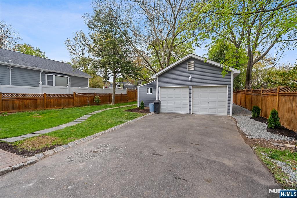 6 Dawes Avenue