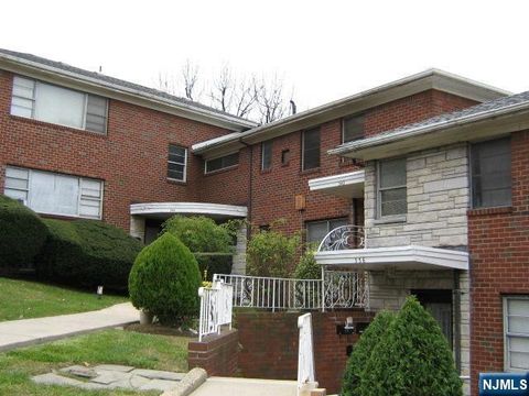 Photo of 348 Northwood WAY #4, Palisades Park, NJ 07650 (MLS # 26026999)