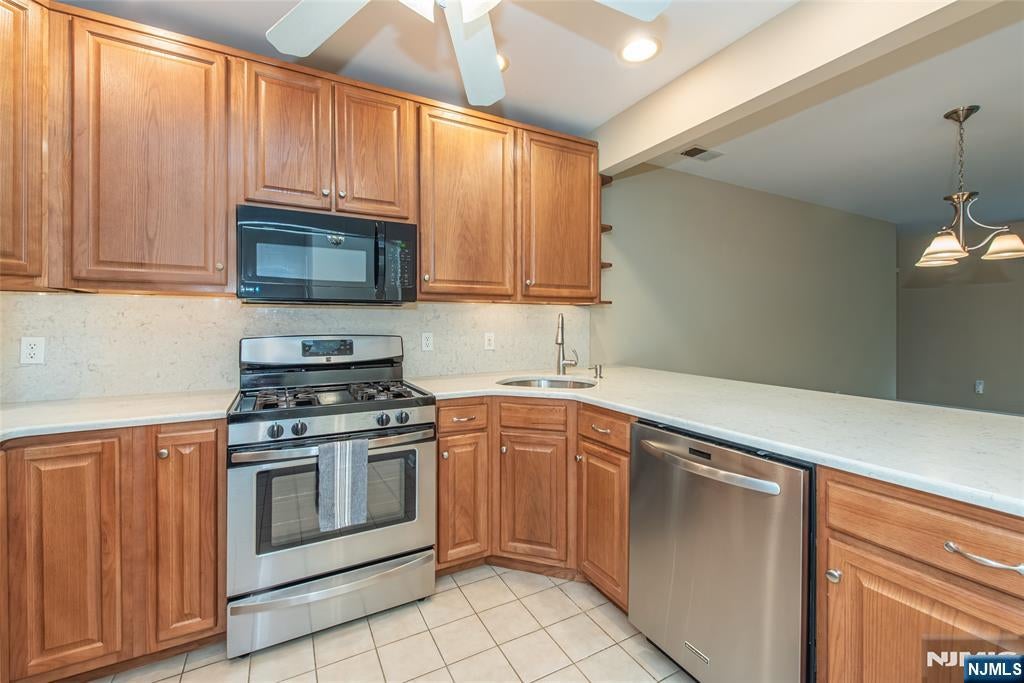 1115 Hamilton Drive