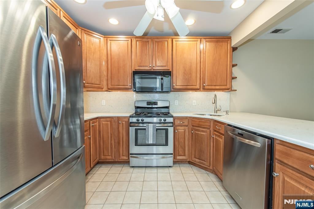 1115 Hamilton Drive