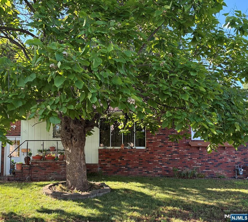 Photo of 477 Steinway Road, Saddle Brook, NJ 07663 (MLS # 26024009)