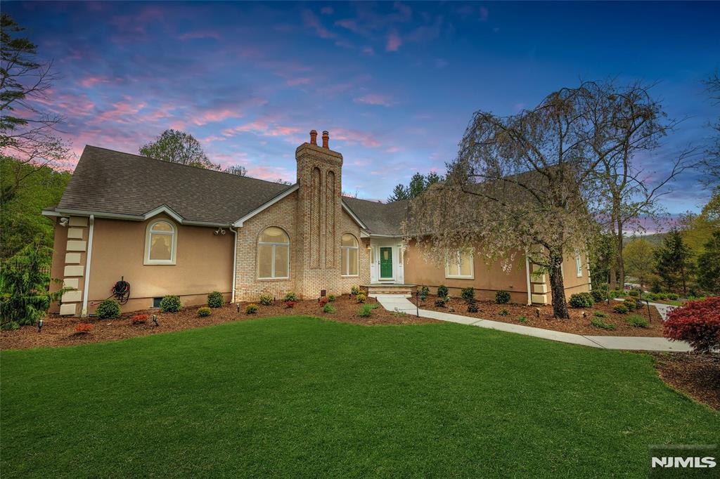2 Crocker Mansion Drive