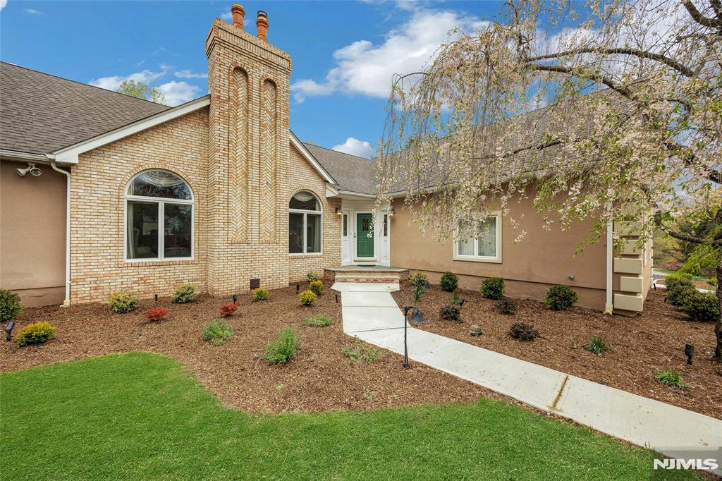 2 Crocker Mansion Drive