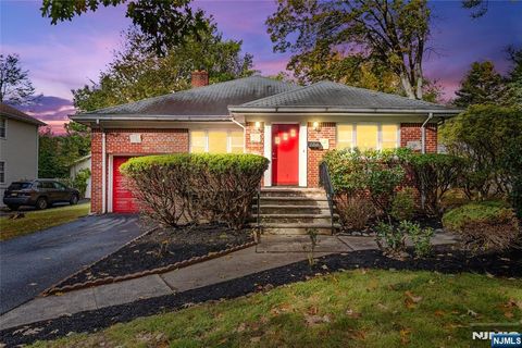 Photo of 280 Knickerbocker Road, Closter, NJ 07624 (MLS # 25036687)