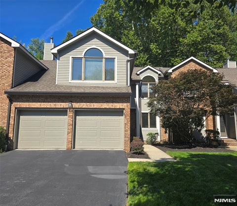 Photo of 87 Lakeview Dr, Old Tappan, NJ 07675 (MLS # 26024536)