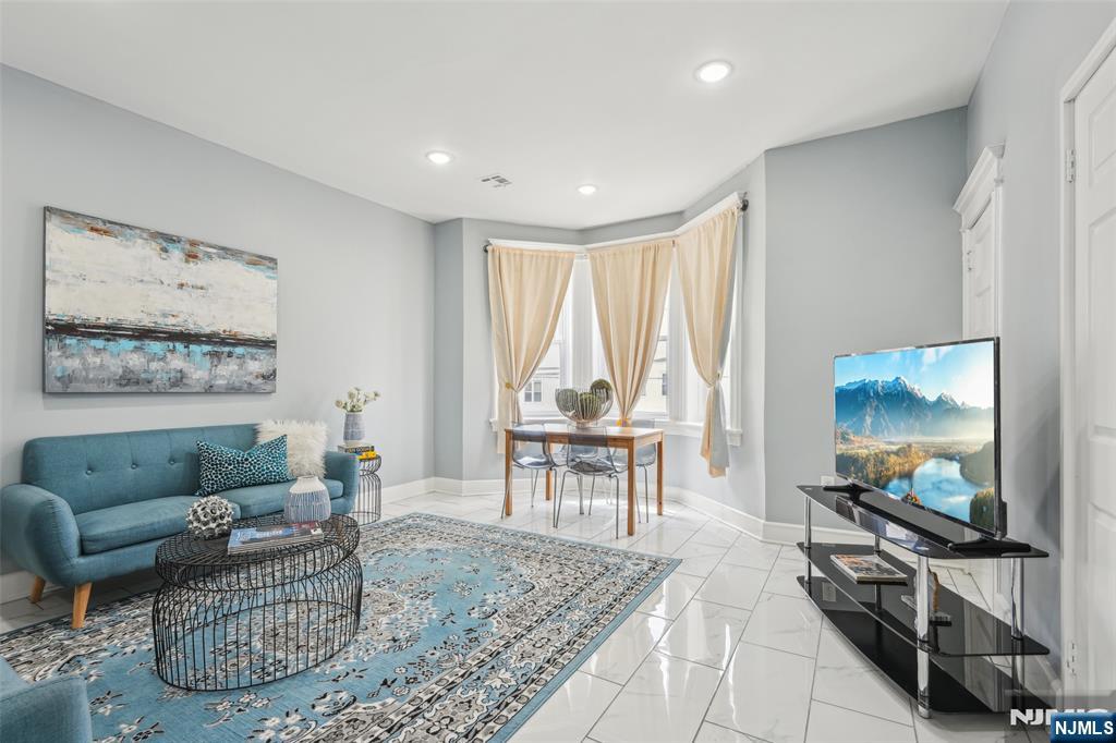 Property for Sale at 214 Wegman Parkway, Jersey City, New Jersey - Bedrooms: 6 
Bathrooms: 3 
Rooms: 12  - $850,000