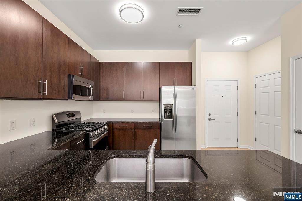 1105 Riverview Avenue 105