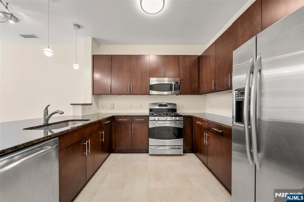 1105 Riverview Avenue 105