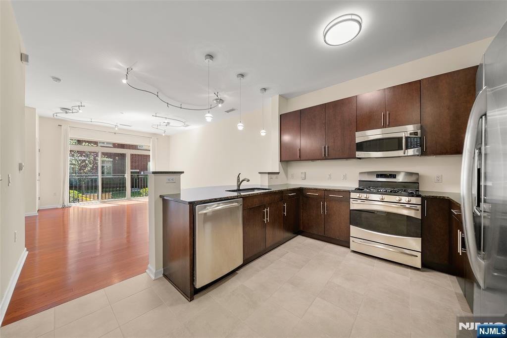 1105 Riverview Avenue 105