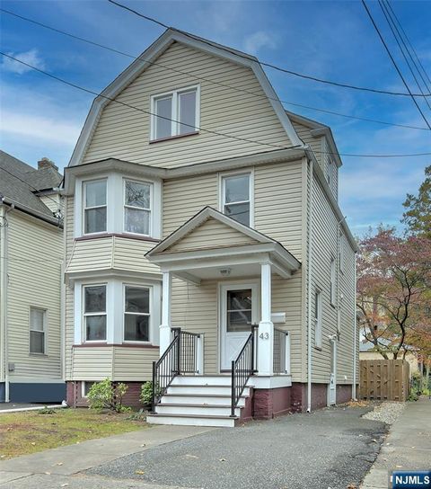 Photo of 43 Llewellyn Avenue, Bloomfield, NJ 07003 (MLS # 25039255)