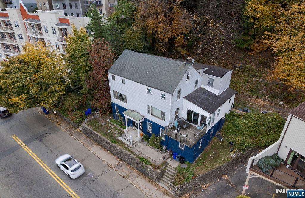 1106-1108 River Road