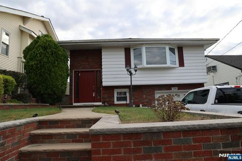 Photo of 326 Wood Ridge Ave, Wood Ridge, NJ 07075 (MLS # 26000501)