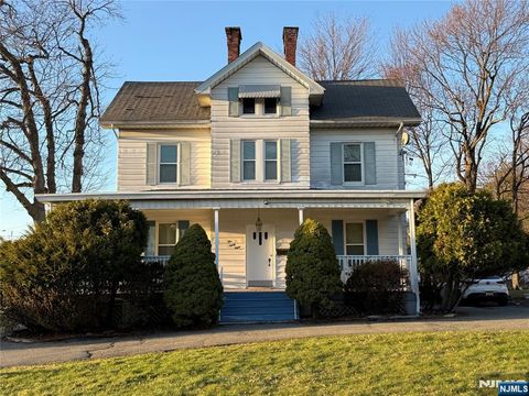 Photo of 232238 Claremont AVE #2, Verona, NJ 07044 (MLS # 26025249)