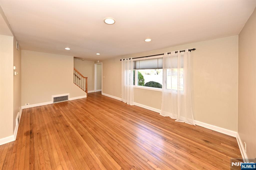 136 Waldwick Avenue