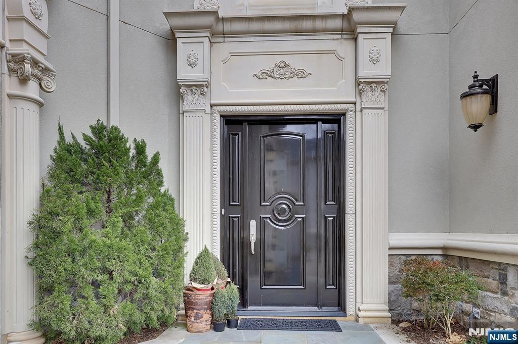 414 Bellaire Drive