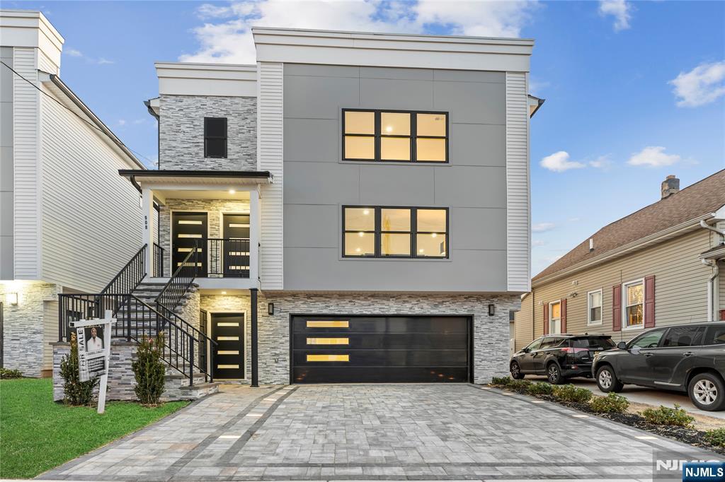 Rental Property at 908 Park, Linden, New Jersey - Bedrooms: 3 
Bathrooms: 2 
Rooms: 6  - $3,700 MO.