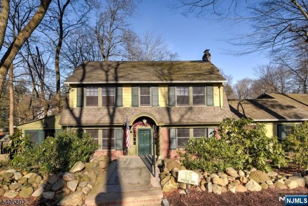 Photo of 15 Overlook Road, Caldwell, NJ 07006 (MLS # 26002939)