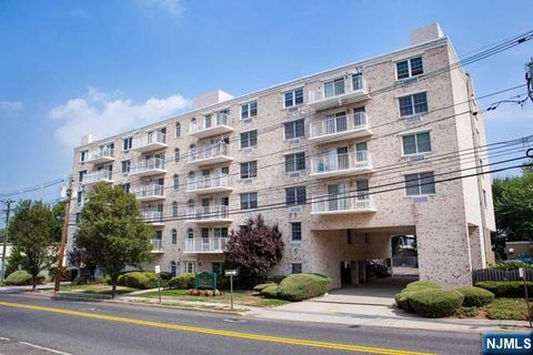 Photo of 446 Passaic Street #6E, Hackensack, NJ 07601 (MLS # 26013612)