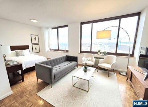 Photo of Fort Lee, NJ 07024 (MLS # 26033663)