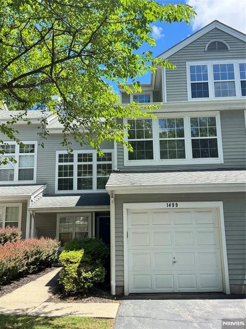 Photo of 1499 Cornwall Rd, Mahwah, NJ 07430 (MLS # 26022253)