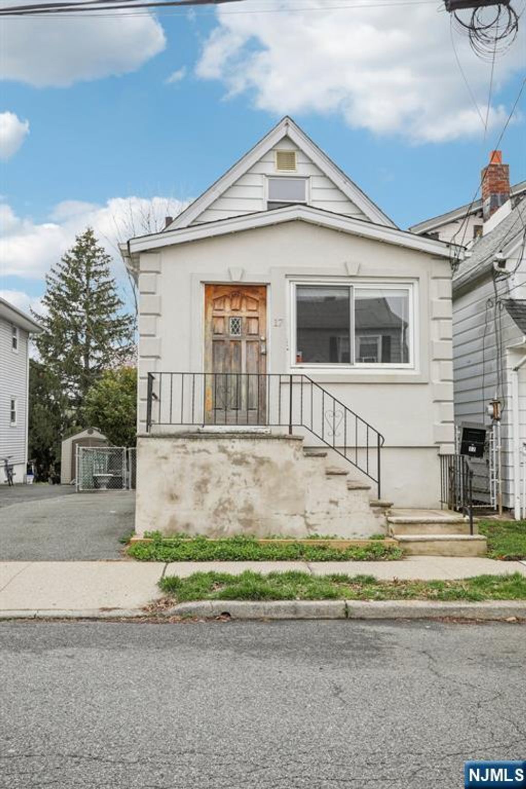 Photo of 17 Emma Place, Clifton, NJ 07013 (MLS # 26012077)