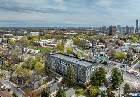 Photo of 1685 Bergen Blvd #501, Fort Lee, NJ 07024 (MLS # 26032379)