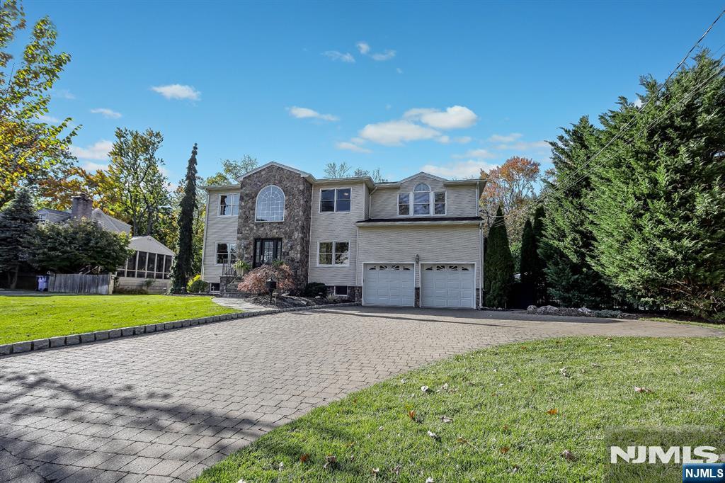 18 Clauss Avenue